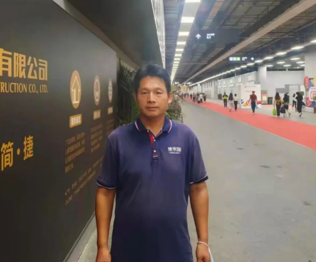 康來福：盛夏的高溫阻擋不了他們的腳步……